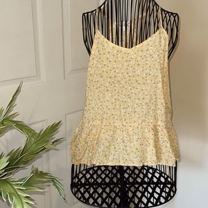 Free free 🩷 NWT pink rose top size small